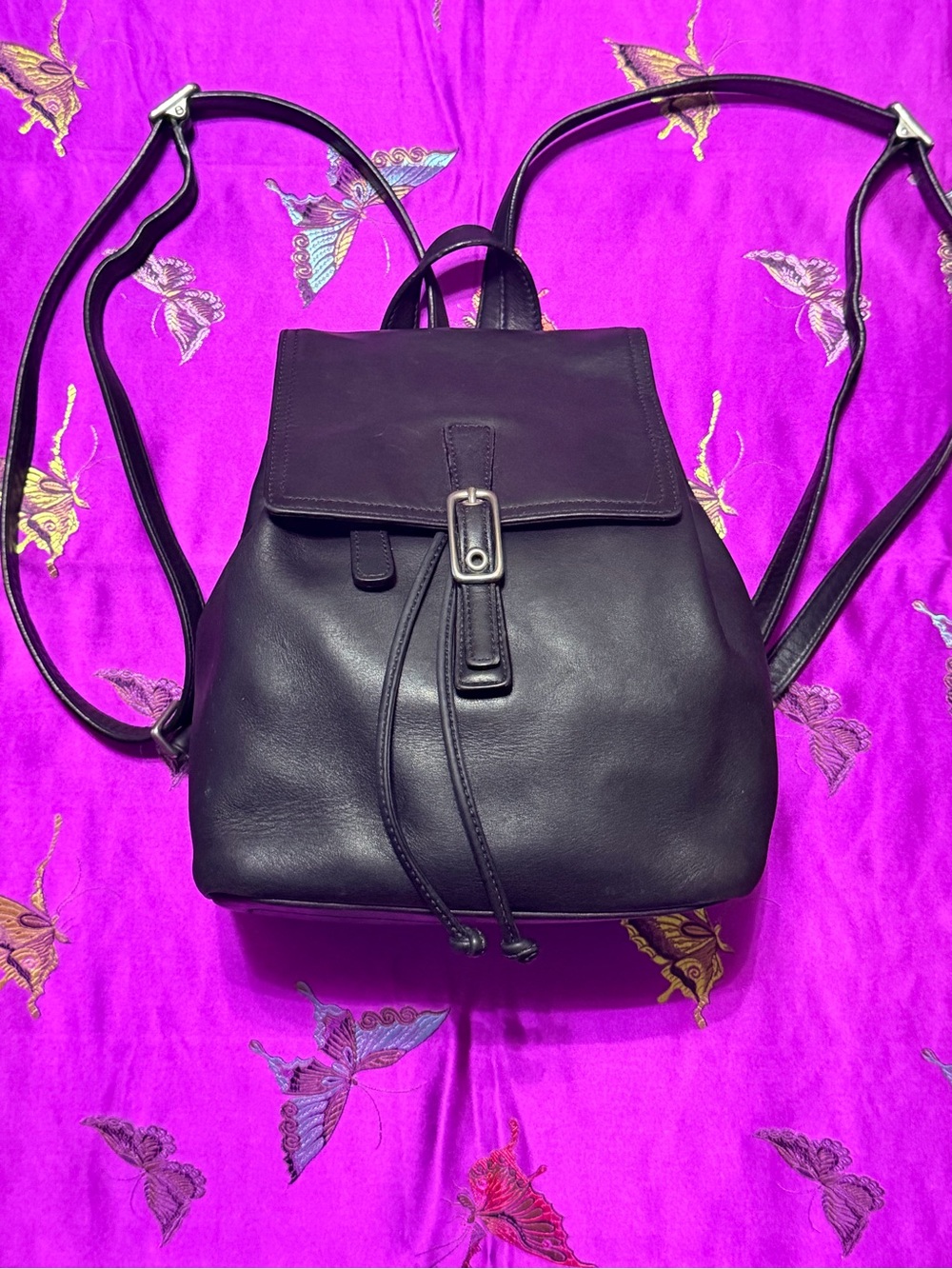 Vtg. Coach Hampton Legacy Black Leather Drawstring Flap Backpack